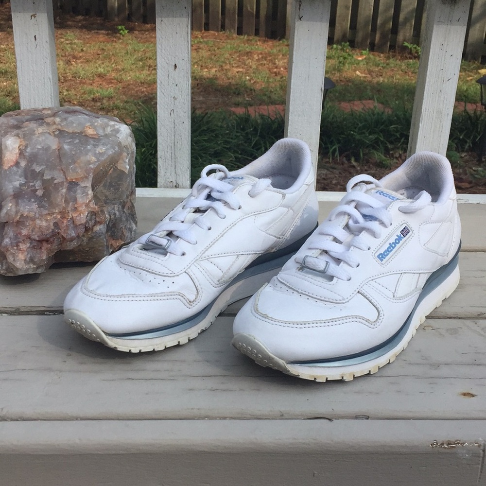 Classic Reebok Rare Metallic blue accent trim. 8.5